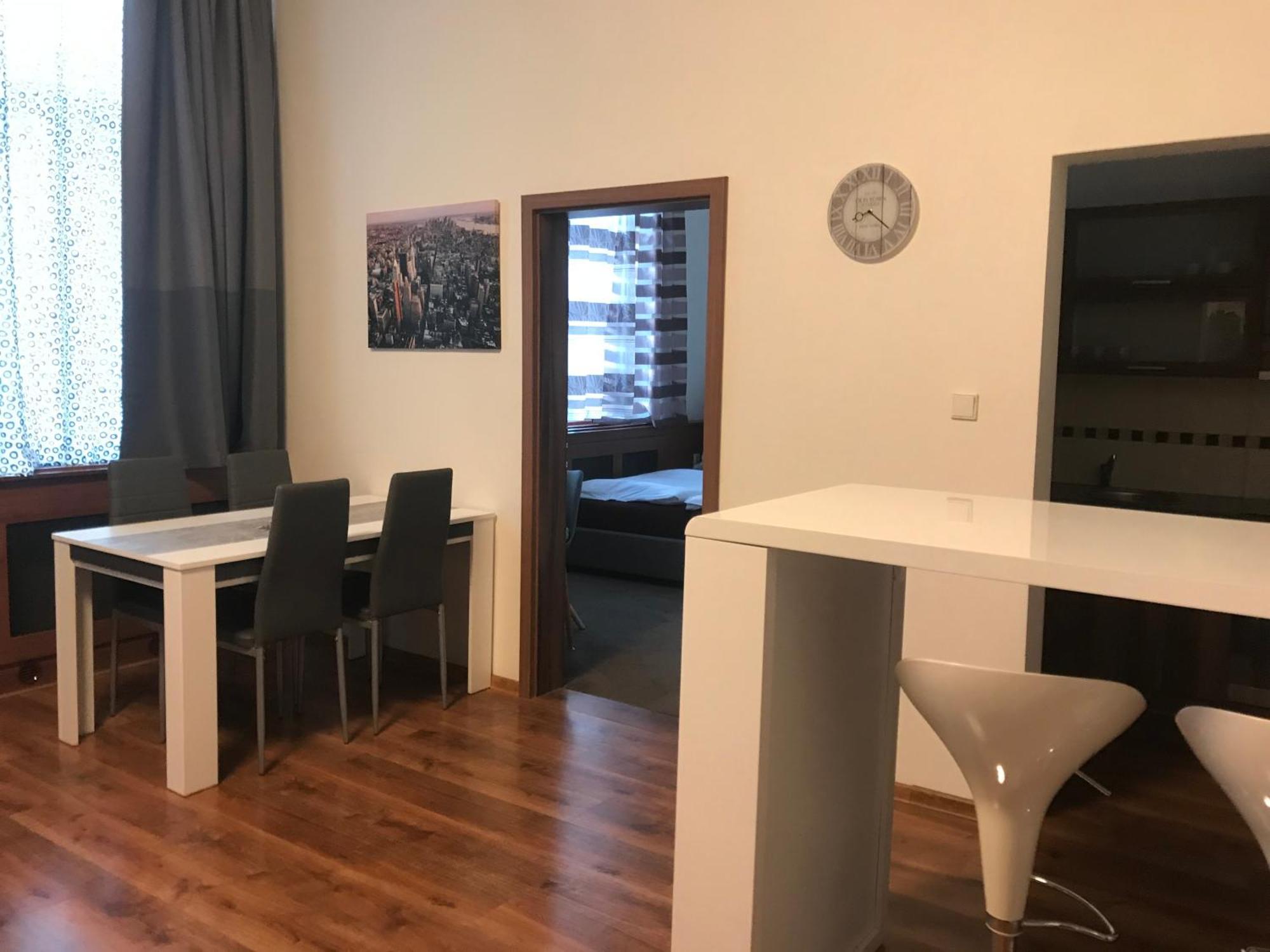 Old Town Boutique Apartments Liberec Oda fotoğraf